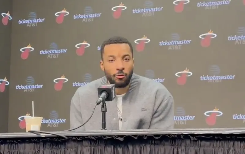 鲍威尔谈希罗：我俩训练的次数不断增加，一切只会越来越好